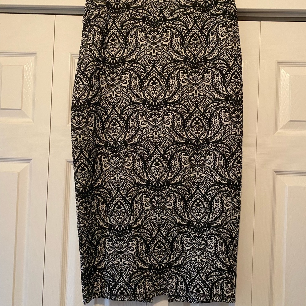 14th & Union Black and White Pencil Skirt